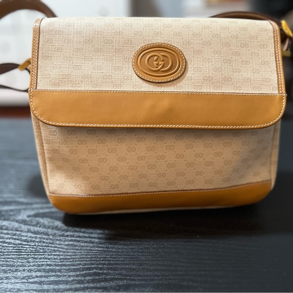 Vintage 80s Gucci Monogram Messenger Crossbody Cream Leather Micro G - Picture 11 of 12